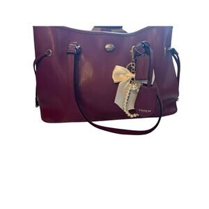 Coach F29362 Town Tote/ Purse Crossgrain Shoulder Bag – Mulberry /pink /red